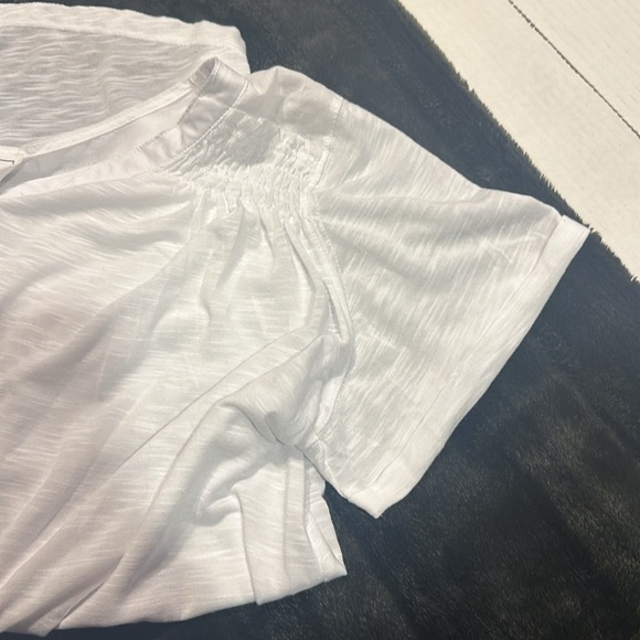 NWT For The Republic short sleeve white blouse w tortoiseshell buttons high low - Picture 8 of 9